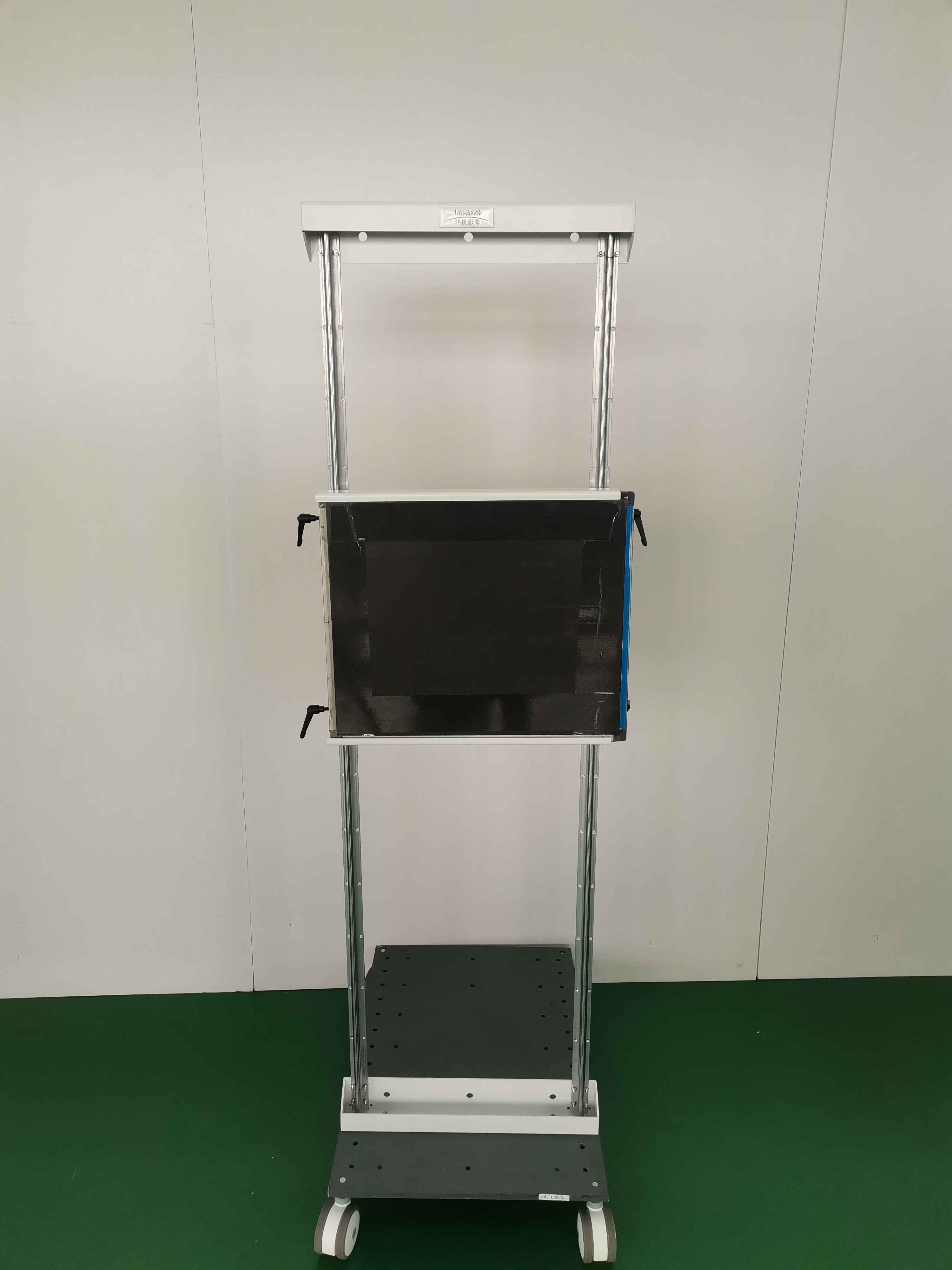 wall-mounted vertical bucky stand